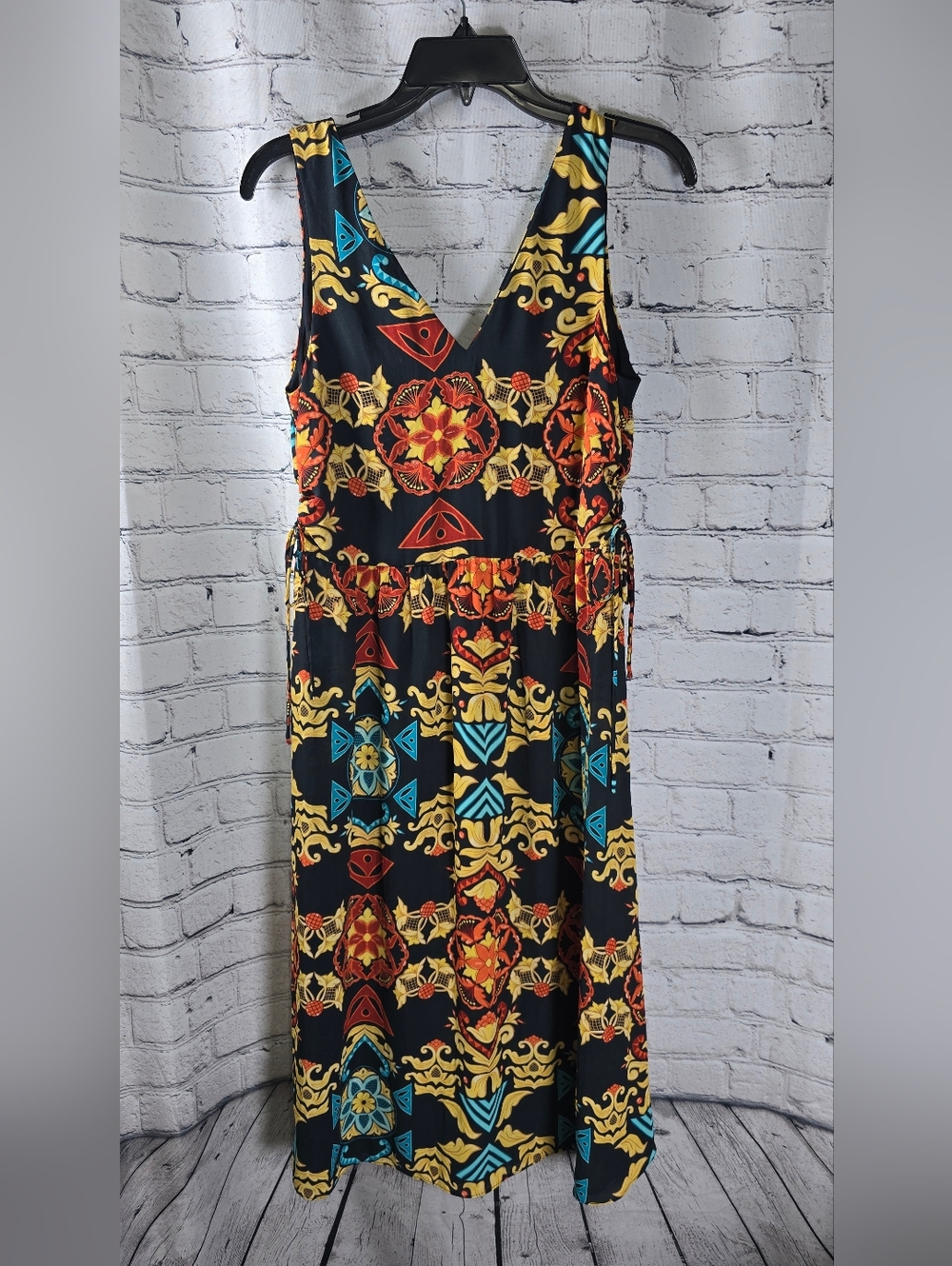 H & M Sleeveless V-Neck Maxi Dress in Black with Multicolor Print Size 4